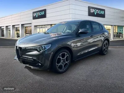 Usado Alfa Romeo Stelvio Sprint 190 CV (139 kW) 2021 Gris SUV