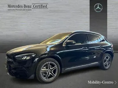 Usado Mercedes GLA200 150 CV (110 kW) 2025 Negro cosmos SUV