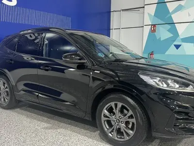 Usado Ford Kuga ST-Line 150 CV (110 kW) 2022 Negro agate (metalizado) SUV