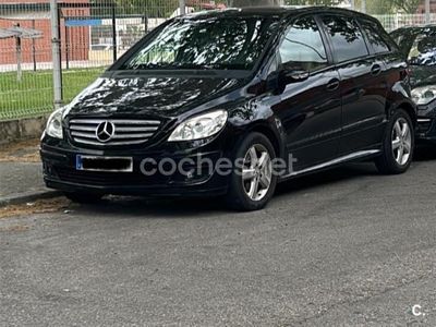 Mercedes B200