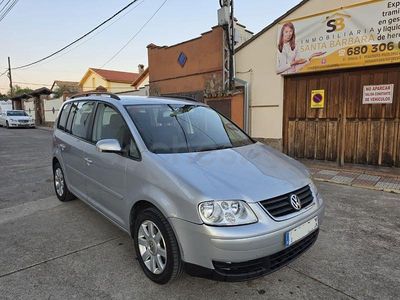 Usado VW Touran Highline 140 CV (102 kW) 2005 Gris / plata Monovolumen