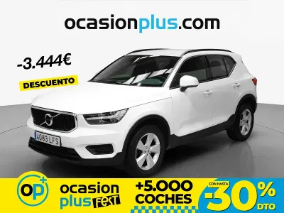 Begagnad Volvo XC40 Momentum 150 HK (110 kW) 2020 Vit SUV