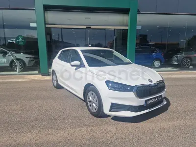 Usado Skoda Fabia Ambition 95 CV (69 kW) 2022 Blanco Utilitario