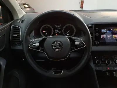 Usado Skoda Karoq Ambition 110 CV (80 kW) 2021 Gris SUV
