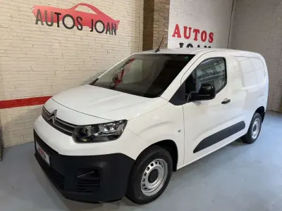Usado Citroën Berlingo 102 CV (75 kW) 2021 Blanco Monovolumen