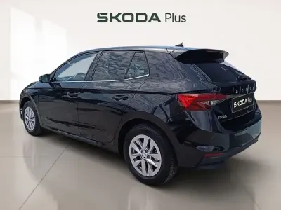 Usado Skoda Fabia Selection 95 CV (69 kW) 2024 Negro Utilitario