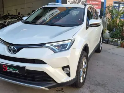 Käytetty Toyota RAV4 Executive 143 HP (105 kW) 2016 Valkoinen Katumaasturi