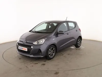 Usado Hyundai i10 Blackline 87 CV (63 kW) 2017 Gris Utilitario