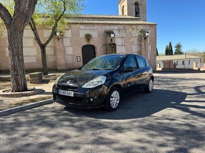 Usado Renault Clio II Business 85 CV (62 kW) 2009 Negro Berlina