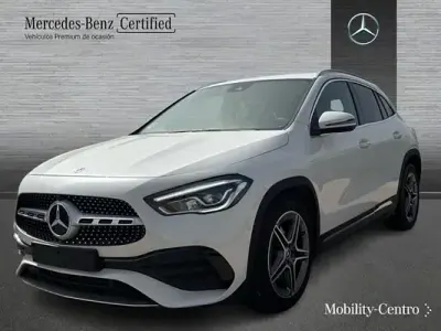 Usado Mercedes GLA200 AMG line 150 CV (110 kW) 2023 Blanco SUV