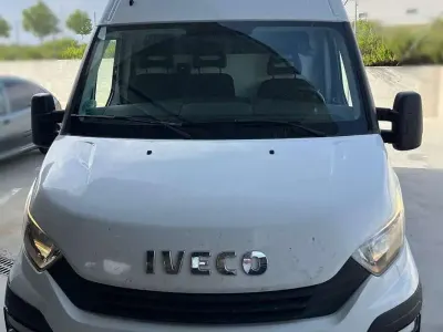 Usado Iveco Daily 156 CV (114 kW) 2017 Blanco Van