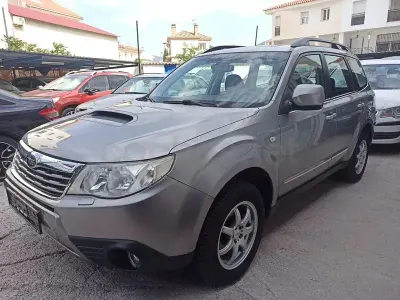 Usado Subaru Forester 147 CV (108 kW) 2010 Gris / plata SUV