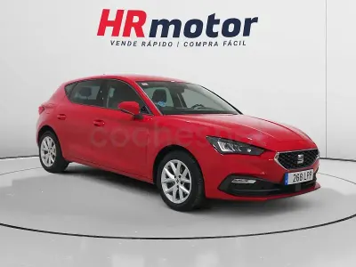 Usado Seat Leon Style 115 CV (84 kW) 2021 Rojo Berlina