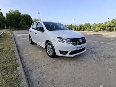 Usado Dacia Sandero Ambiance 75 CV (55 kW) 2016 Blanco Berlina