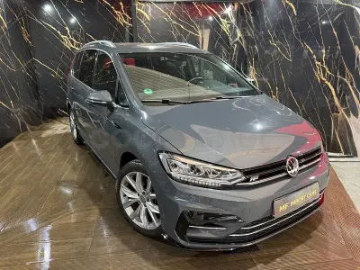 Usado VW Touran R-line 150 CV (110 kW) 2023 Gris / plata Monovolumen