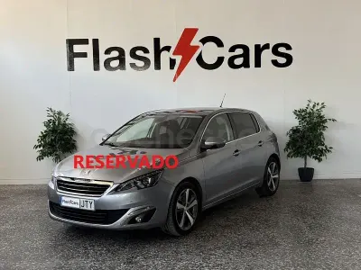 Usado Peugeot 308 Allure 120 CV (88 kW) 2016 Gris / plata Berlina