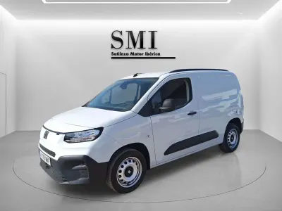 Usado Fiat Doblò 102 CV (75 kW) 2024 Blanco Monovolumen