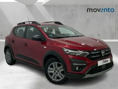 Usado Dacia Sandero Comfort 91 CV (66 kW) 2021 Rojo Berlina