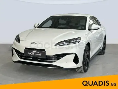 Używany BYD Seal Comfort 212 KM (155 kW) 2025 Beżowy Sedan/Limuzyna