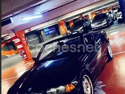 Käytetty BMW 318 Cabriolet 115 HP (84 kW) 1993 Musta Avoauto