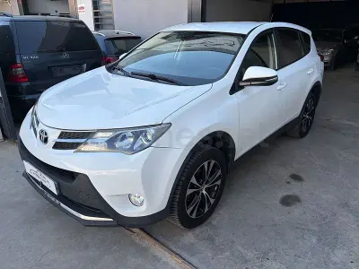 Usado Toyota RAV4 Advance 124 CV (91 kW) 2015 Blanco SUV