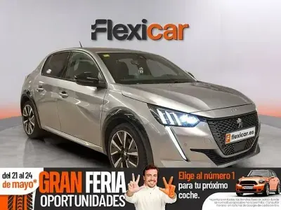 Usado Peugeot 208 GT-line 100 CV (73 kW) 2020 Gris Utilitario