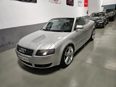 Usado Audi A4 Cabriolet 163 CV (119 kW) 2003 Gris / plata Descapotable