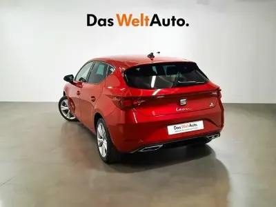 Usado Seat Leon FR 204 CV (150 kW) 2023 Rojo