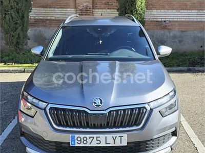 Usado Skoda Kamiq 110 CV (80 kW) 2022 Gris / plata SUV