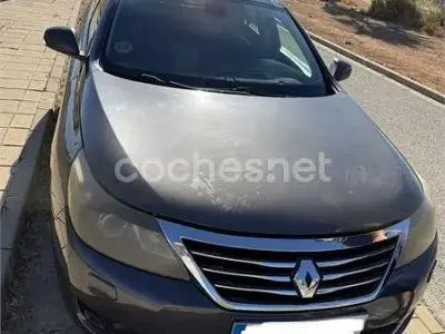 Usado Renault Latitude Privilege 150 CV (110 kW) 2011 Gris / plata Berlina