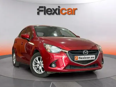 Usado Mazda 2 Style 90 CV (66 kW) 2016 Granate Berlina
