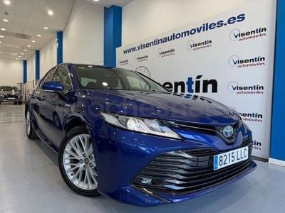 Käytetty Toyota Camry Advance 218 HP (160 kW) 2020 Sininen Sedan