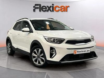 Usado Kia Stonic 84 CV (61 kW) 2023 Blanco SUV