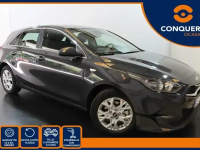 Usado Kia Ceed 136 CV (100 kW) 2024 Gris / plata Utilitario