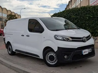 Usado Toyota Proace Business Edition 101 CV (74 kW) 2021 Blanco Monovolumen