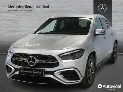 Usado Mercedes GLA200 150 CV (110 kW) 2025 Plata hightech SUV