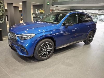 Azul Nuevo 2025 Mercedes GLC200 SUV | 71.753 €