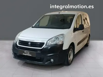 Käytetty Peugeot Partner Tepee Access 74 HP (54 kW) 2018 Valkoinen Tila-auto