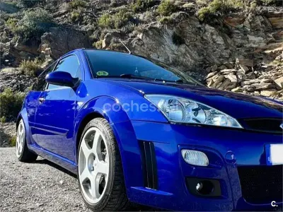 Usado Ford Focus RS 220 CV (161 kW) 2003 Azul Berlina
