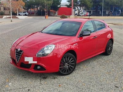 Rojo Usado 2015 Alfa Romeo Giulietta Distinctive Berlina | 13.000 € (Precio justo)