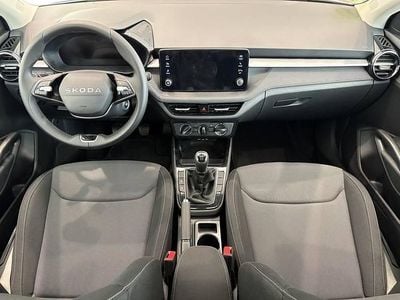 Usado Skoda Fabia Selection 95 CV (69 kW) 2024 Blanco Berlina