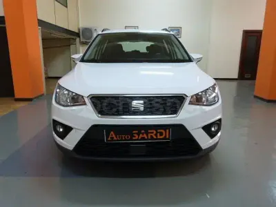 Usado Seat Arona Style Plus 110 CV (80 kW) 2021 Blanco SUV
