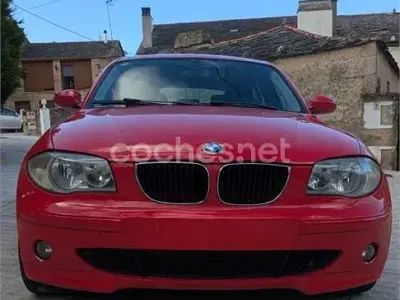 Usado BMW 118 122 CV (89 kW) 2006 Rojo Utilitario
