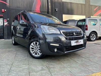 Usado Citroën Berlingo Feel 100 CV (73 kW) 2016 Gris / plata Monovolumen
