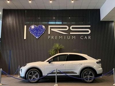 Gris Usado 2024 Porsche Macan SUV | 92.990 € (Caro)