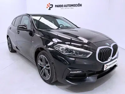 Usado BMW 118 Sport Line 136 CV (100 kW) 2023 Negro Utilitario