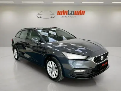 Usado Seat Leon Style 110 CV (80 kW) 2022 Gris / plata Familiar