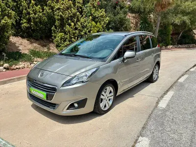 Używany Peugeot 5008