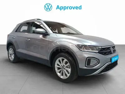 Usado VW T-Roc 150 CV (110 kW) 2026 Gris / plata SUV