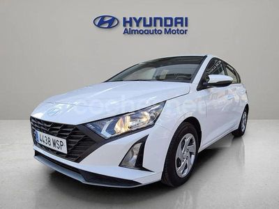 Blanco (tapicería negra) Usado 2024 Hyundai i20 | 15.690 € (Precio justo)